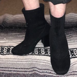 Delicate sparkle little black bootie